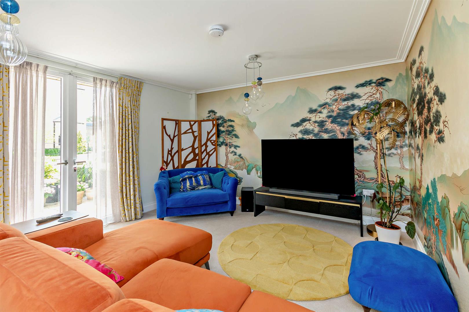 Gloucester Crescent, Hedingham Drive, Englefield Green,